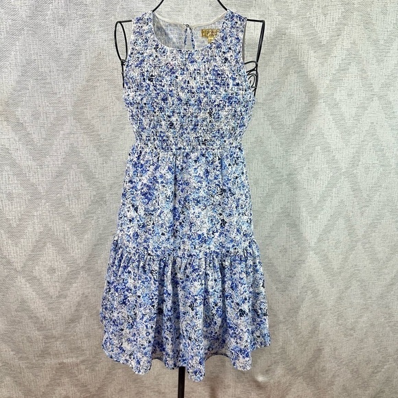 princess vera wang Dresses & Skirts - Princess Vera Wang blue floral smocked mini dress size XS